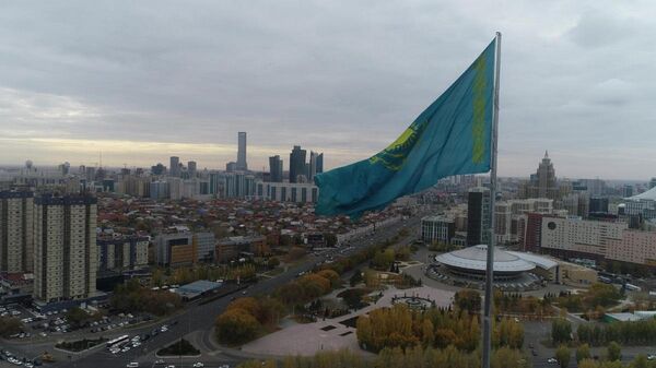 Государственный флаг Казахстана над столицей - Sputnik Қазақстан