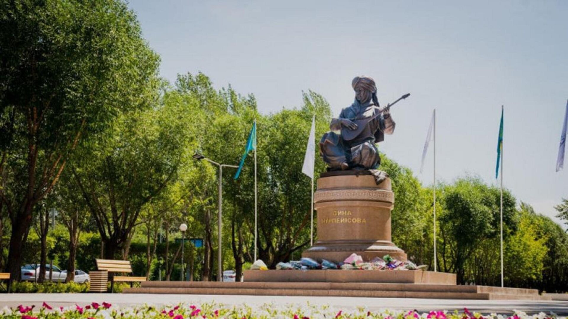 Памятник кюйши Дине Нурпеисовой в Астане - Sputnik Казахстан, 1920, 19.10.2022