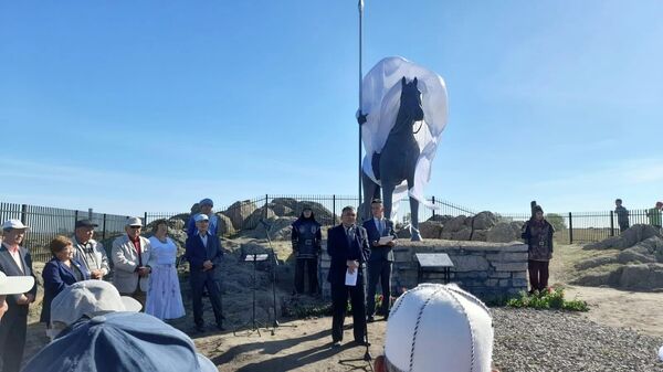 В Северо-Казахстанской области открыли памятник Жанатай батыру - Sputnik Казахстан