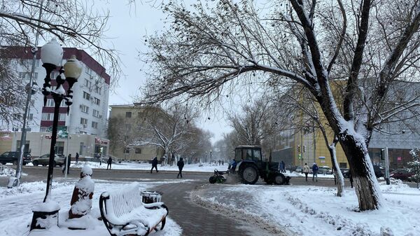Петропавловск завалило снегом  - Sputnik Казахстан