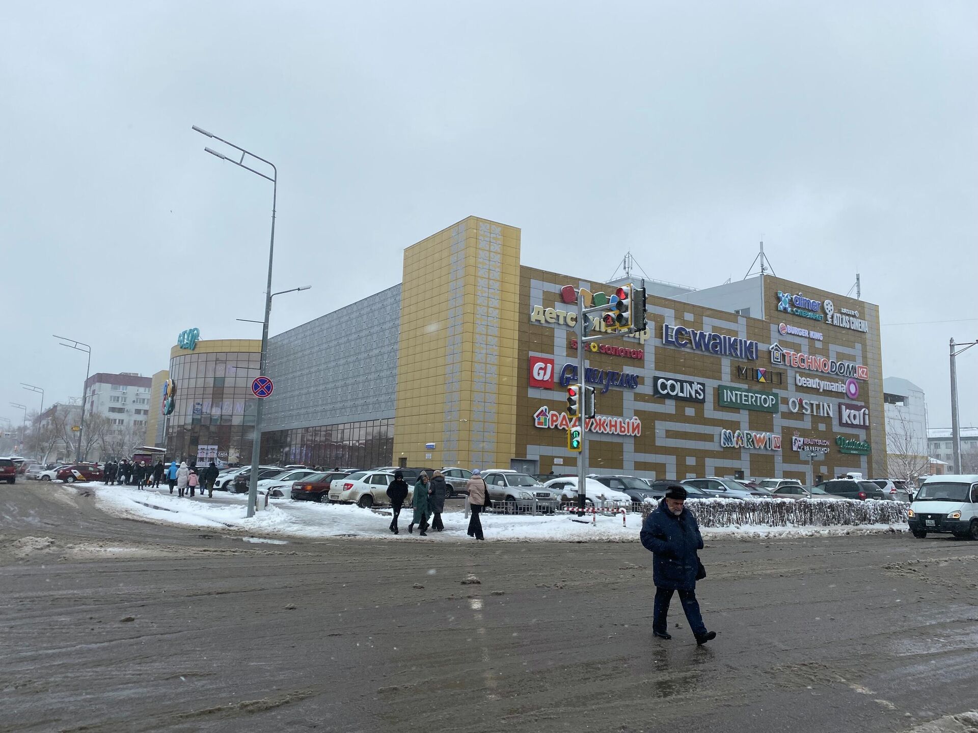 Петропавловск завалило снегом  - Sputnik Казахстан, 1920, 05.11.2022