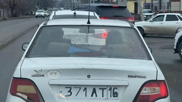 Водитель в Семее разъезжал с нарисованными номерами - Sputnik Казахстан