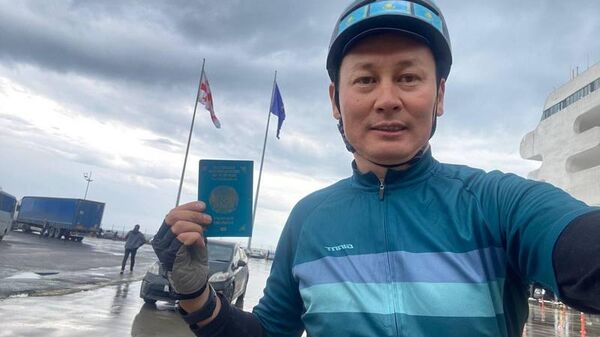 55 күнде 5555 шақырым: Қарағандылық марафоншы халықаралық велошеруін аяқтады - Sputnik Қазақстан