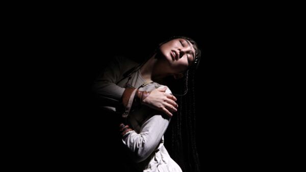 Спектакль Қозы Көрпеш - Баян Сұлу на казахском языке показали на сцене ГИТИСа в Москве - Sputnik Казахстан