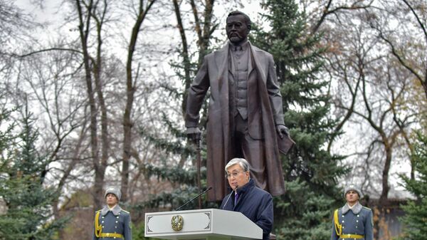 Президент открыл памятник Ахмету Байтурсынову  - Sputnik Казахстан