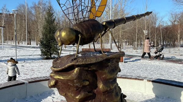 Скульптуры Стрекоза в парке Гагарина - Sputnik Казахстан