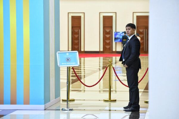Вход в зал церемонии строго по спискам.  - Sputnik Казахстан