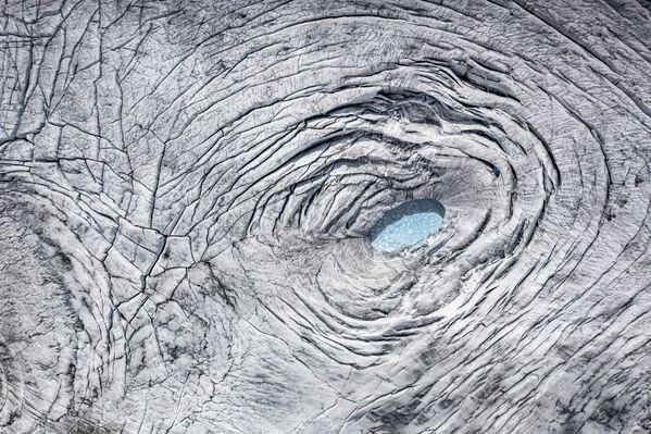 Снимок &quot;Альпийские сумерки&quot; австрийского фотографа Мити Кобаль сделан на леднике Шлатенкес. - Sputnik Казахстан