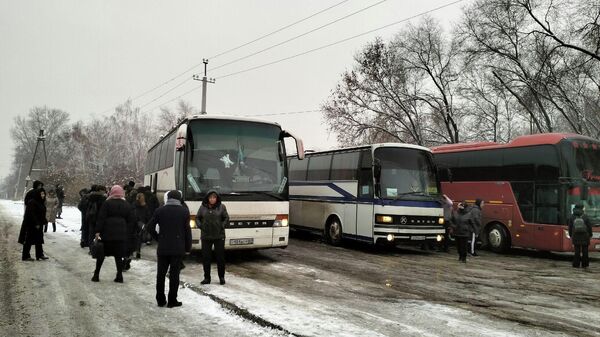 Алматы облысында мектепсіз қалған 2000 оқушыға автобус бөлінді - Sputnik Қазақстан