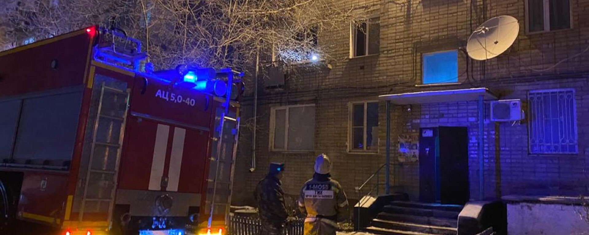 Из-за пожара в общежитии в Петропавловске пришлось эвакуировать 25 человек на мороз - Sputnik Казахстан, 1920, 07.12.2022