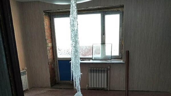 Ледяные сталактиты появились в новостройках Костаная - Sputnik Казахстан