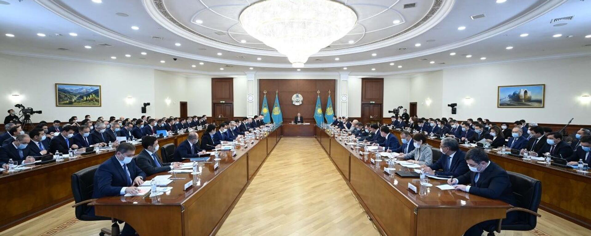 Расширенное заседание правительства проходит в Астане под председательством президента Касым-Жомарта Токаева  - Sputnik Казахстан, 1920, 01.02.2024