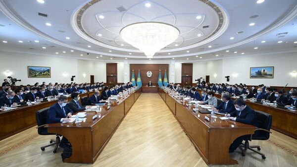 Расширенное заседание правительства проходит в Астане под председательством президента Касым-Жомарта Токаева  - Sputnik Казахстан