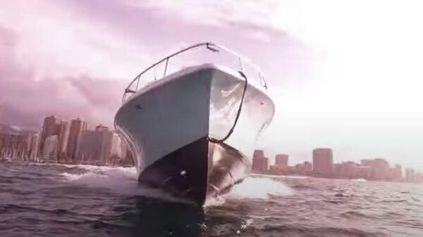 Рыбак-подводник чудом избежал столкновения с лодкой Видео - Sputnik Казахстан