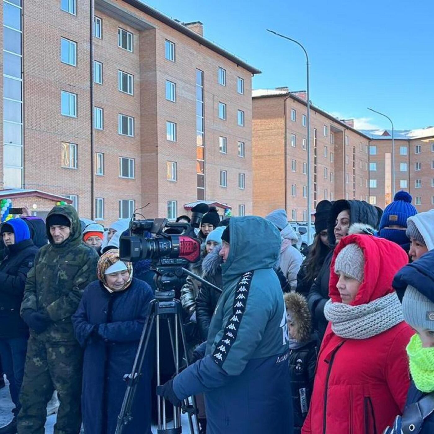 Ждали десятилетиями: в Темиртау очередникам вручили ключи от квартир -  19.12.2022, Sputnik Казахстан