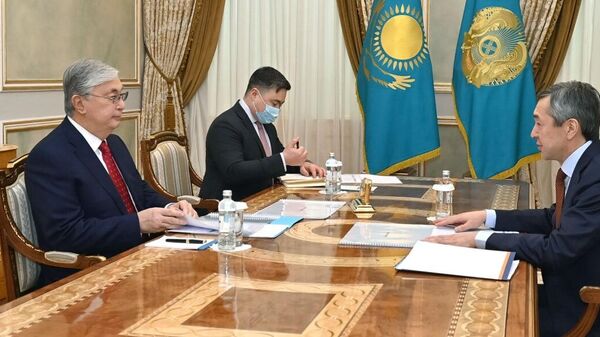 Токаев встретился с председателем президиума НПП Атамекен Раимбеком Баталовым - Sputnik Казахстан