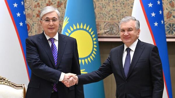 Президенты Казахстана и Узбекистана провели переговоры в узком составе - Sputnik Казахстан