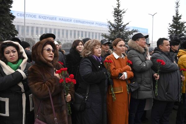 Присутствующие почтили память погибших минутой молчания.  - Sputnik Казахстан