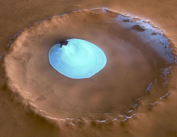 Марста бірнеше метрден артық қар жаумайды, қар массасының көп бөлігі әлдеқайда тегіс жерлерде жатыр. - Sputnik Қазақстан