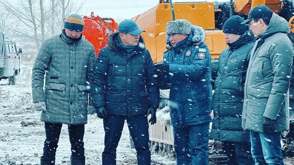 В Экибастузе заменяют поврежденный участок трубопровода технической воды - Sputnik Казахстан