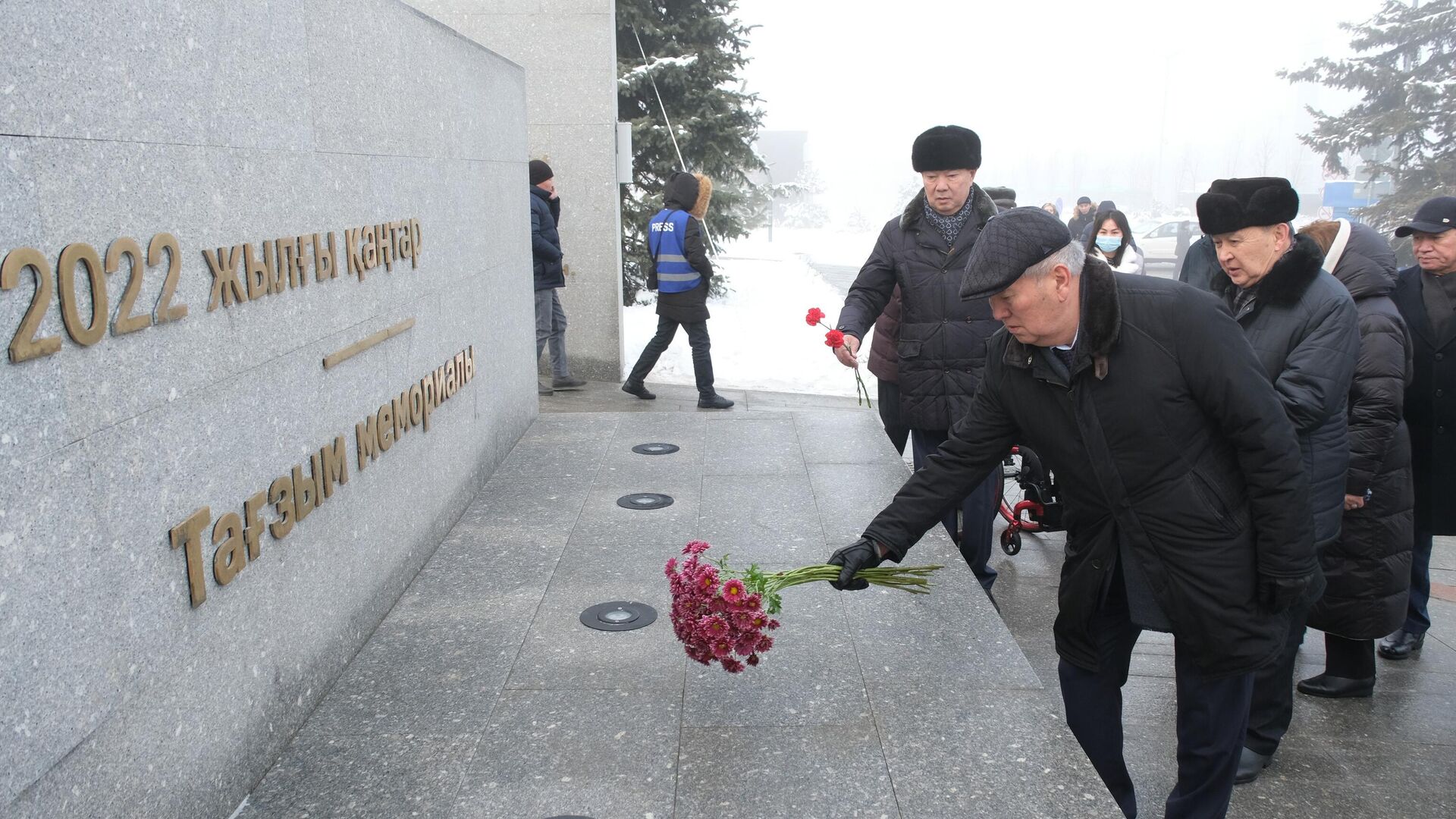В Алматы почтили память жертв январских событий - Sputnik Казахстан, 1920, 05.01.2023