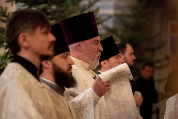 В православных храмах Алматы прошли рождественские богослужения - Sputnik Казахстан