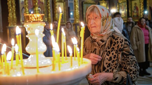 Как и в прошлые годы, рождественские богослужения, как в само Рождество, так и в последующие дни святок, посетят десятки тысяч православных верующих. - Sputnik Казахстан