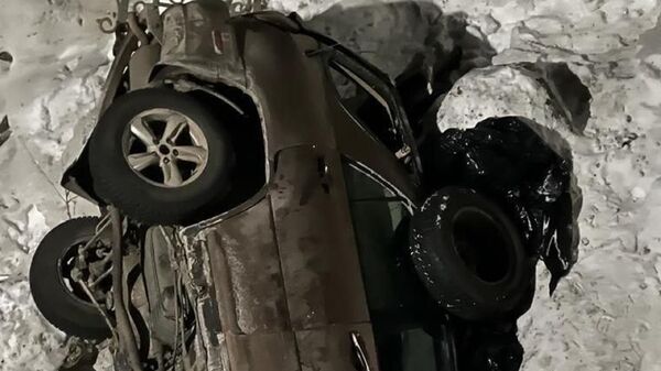 От столкновения машин один автомобиль вылетел с моста в Актюбинской области  - Sputnik Казахстан