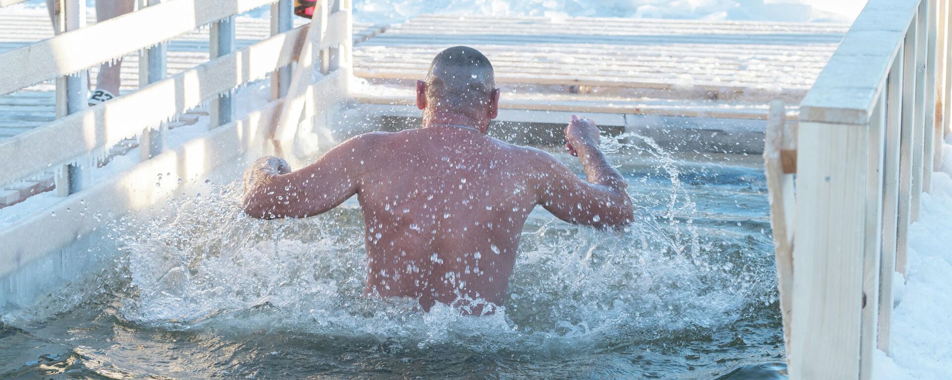 Крещенские купания в Астане - Sputnik Казахстан, 1920, 17.01.2026