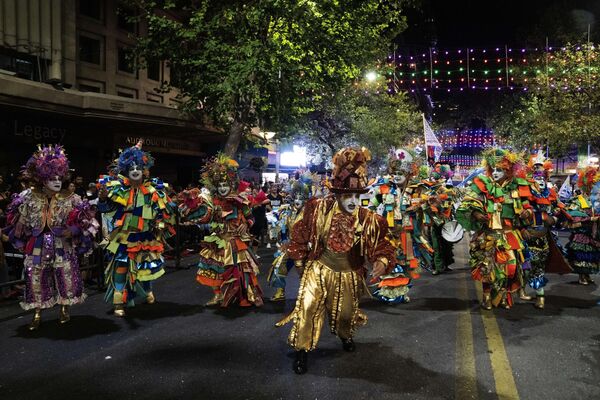 Уругвайский карнавал - это всегда яркий атмосферный праздник. - Sputnik Казахстан