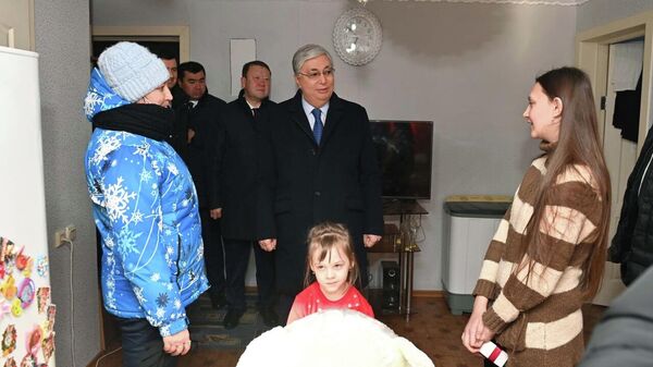 Токаев лично проверил отопление в квартирах жителей Рудного - Sputnik Казахстан