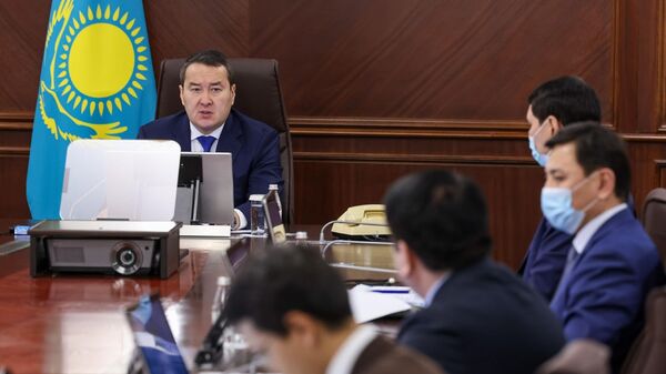 Алихан Смаилов провел заседание Координационного совета по сотрудничеству правительства с международными финансовыми организациями - Sputnik Казахстан