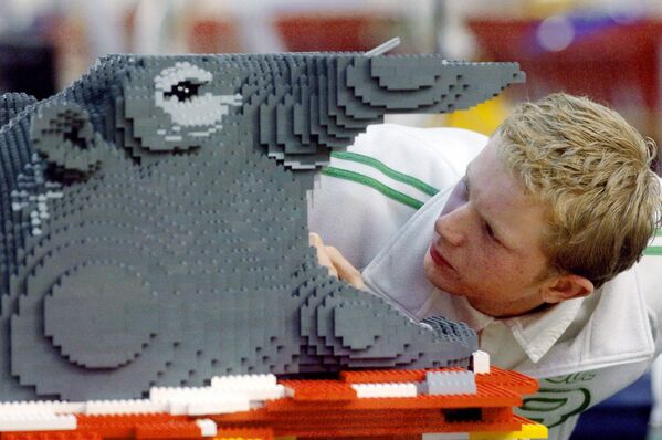 Создание модели гиппопотама из Lego. - Sputnik Казахстан