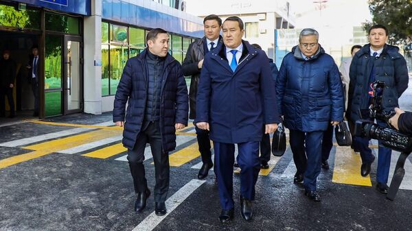 Премьер-министр Алихан Смаилов посетил с рабочей поездкой город Шымкент   - Sputnik Казахстан