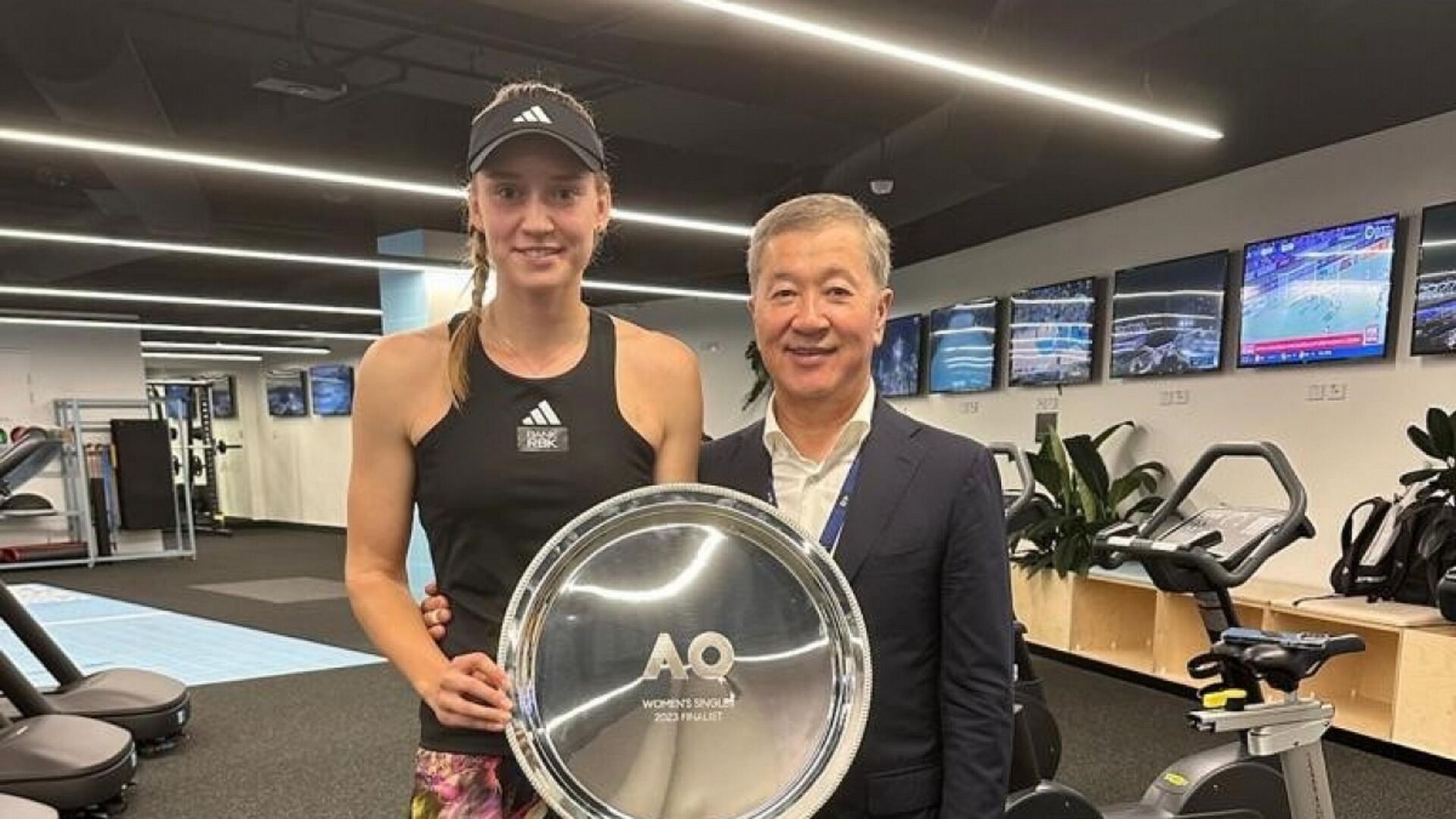 Елена Рыбакина и Булат Утемуратов - Sputnik Казахстан, 1920, 12.11.2025