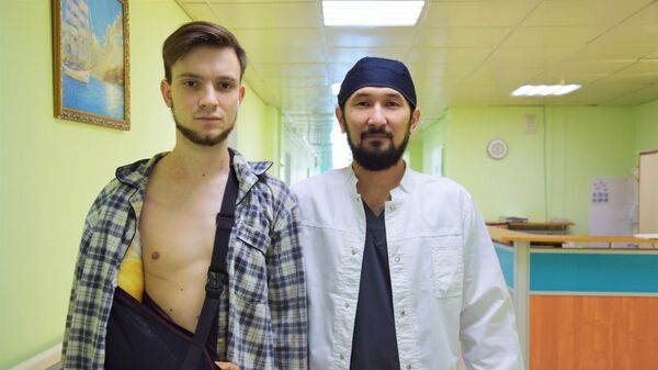 Cтоличные врачи спасли руку молодому парню - Sputnik Казахстан