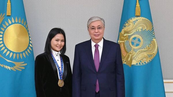 Бибисара Асаубаева и Касым-Жомарт Токаев - Sputnik Казахстан