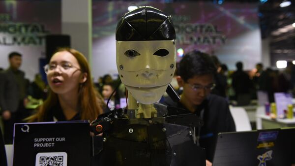 Выставка роботов разработки школьников на Международном форуме Digital Almaty - 2023 - Sputnik Казахстан