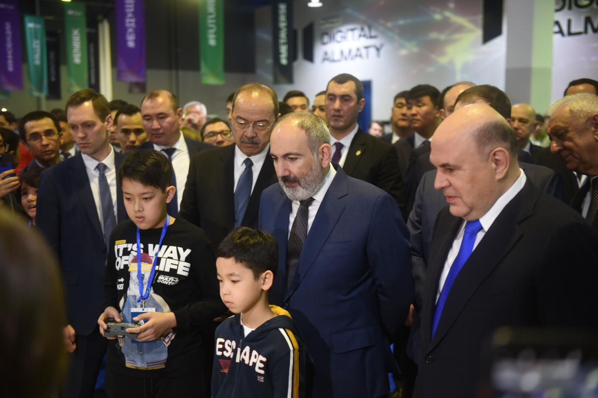 Мишустин посетил ежегодный международный форум по цифровизации Digital Almaty-2023 Цифровое партнерство в новой реальности в Алматы - Sputnik Казахстан, 1920, 03.02.2023