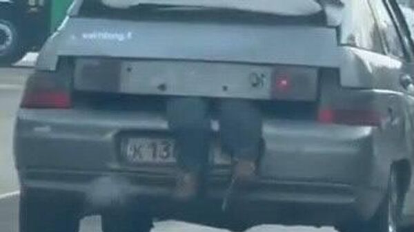 Водителя автомобиля, из багажника которого торчали ноги, оштрафовали в Петропавловске - Sputnik Казахстан