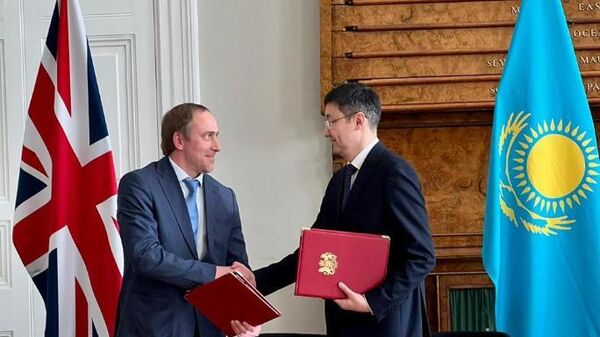 Минздрав Казахстана и AstraZeneca в Лондоне подписали Меморандум о взаимопонимании - Sputnik Казахстан
