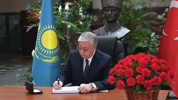 Глава государства Касым-Жомарт Токаев посетил посольство Турецкой Республики в Казахстане - Sputnik Казахстан