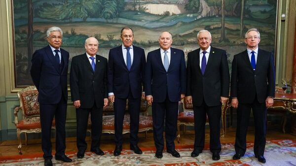 Лавров встретился с руководителями исполнительных структур СНГ, ОДКБ, ЕАЭС - Sputnik Казахстан