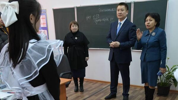 Аким Павлодарской области проверил отопление в школах Экибастуза - Sputnik Казахстан