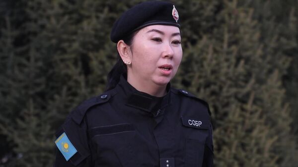 Не для красоты: леди Стальная хватка рассказала о службе в СОБР - видео - Sputnik Казахстан