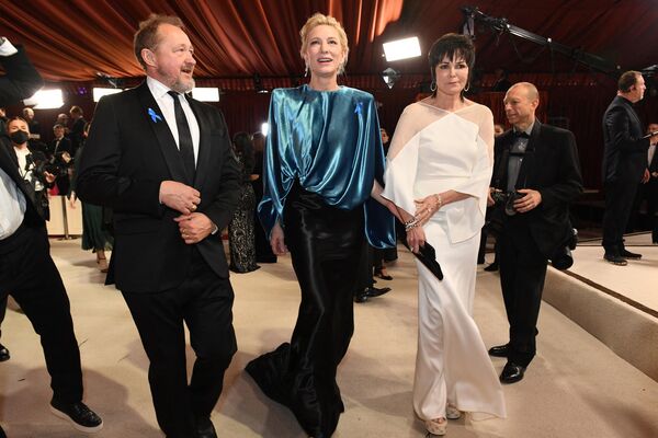 Американо-австралийская актриса Кейт Бланшетт (в центре) на 95-й ежегодной церемонии вручения премии Оскар в театре Долби в Голливуде. - Sputnik Казахстан