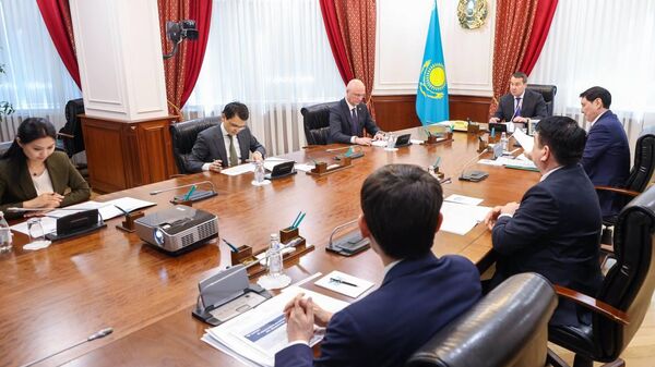 Актуальные вопросы деятельности АО Казпочта рассмотрены на совещании под председательством Премьер-Министра Алихана Смаилова - Sputnik Казахстан