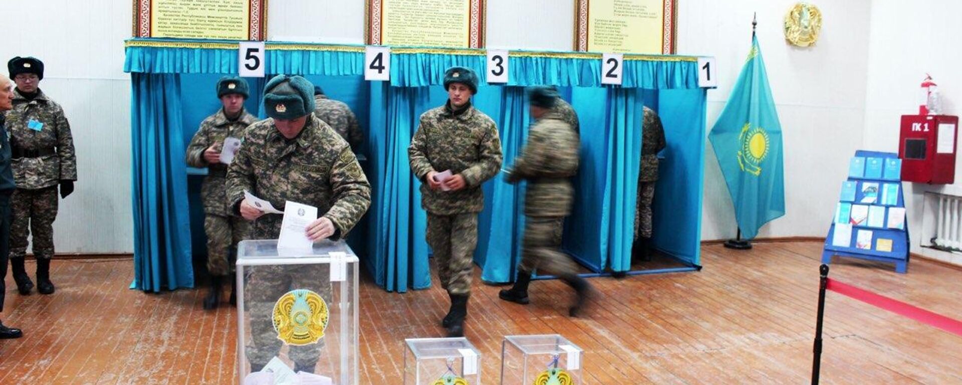 Военные Конаевского гарнизона голосуют на выборах  - Sputnik Казахстан, 1920, 19.03.2023