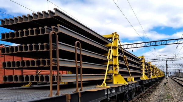 Длинномерные рельсы отечественного производства впервые использовали для ремонта железной дороги в Казахстане - Sputnik Казахстан