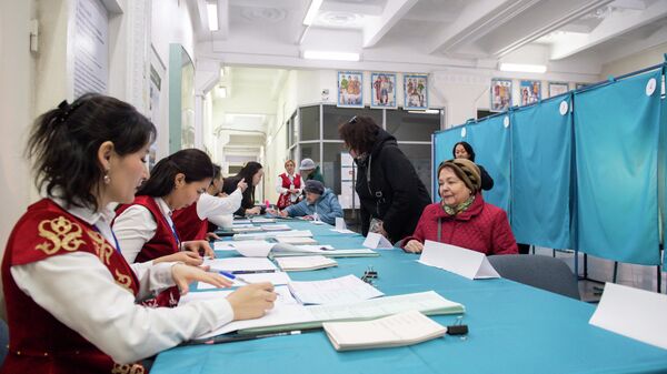 Избирательный участок №357 в Алматы - Sputnik Казахстан